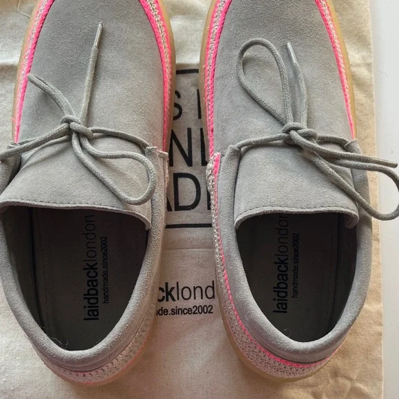 Laidback London Komo Crochet Moccasin Fossil Neon Pink Gray Moccasins Pink Trim - Picture 6 of 7